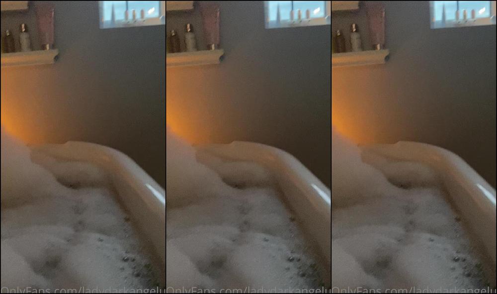 Lady Dark Angel Ummmm Bath