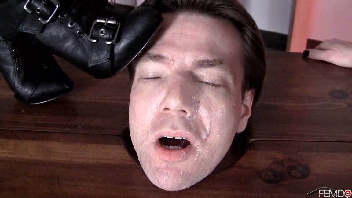 FemdomEmpire Lexi Sindel, Mina Thorne - Spit box bitch