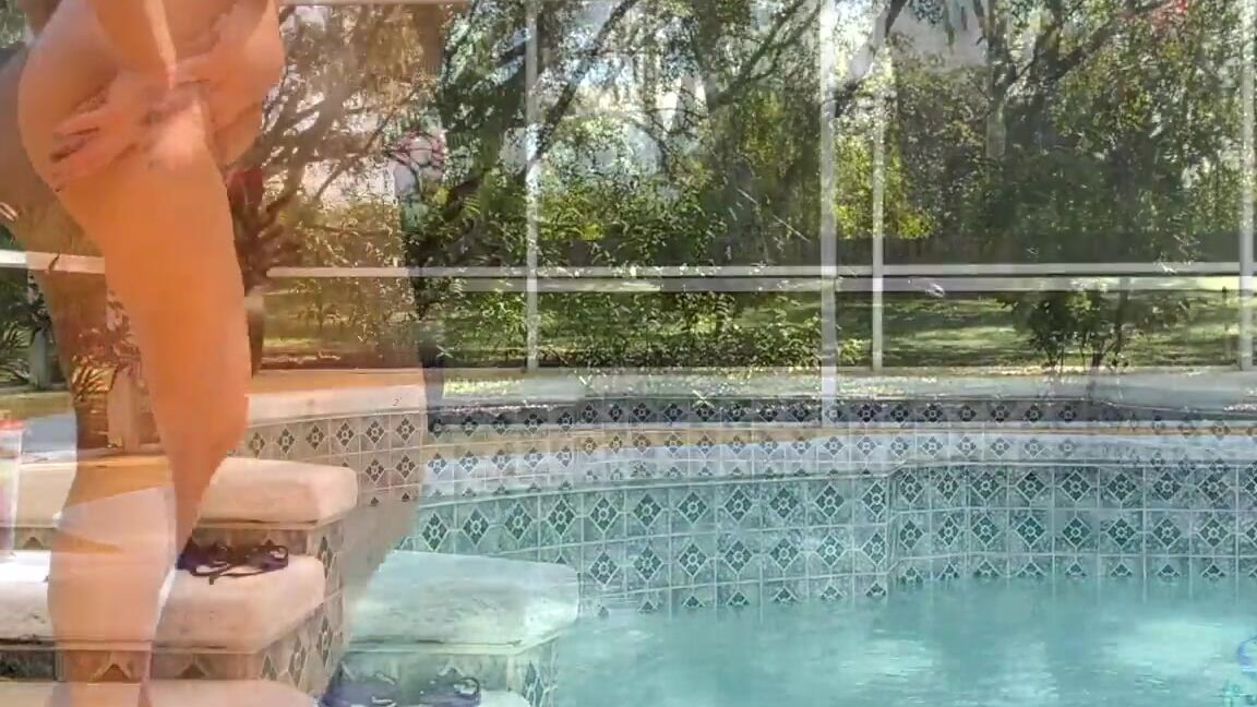 twopeacockprod-20-11-2020-1085017678-enjoying-some-naked-pool-time-live