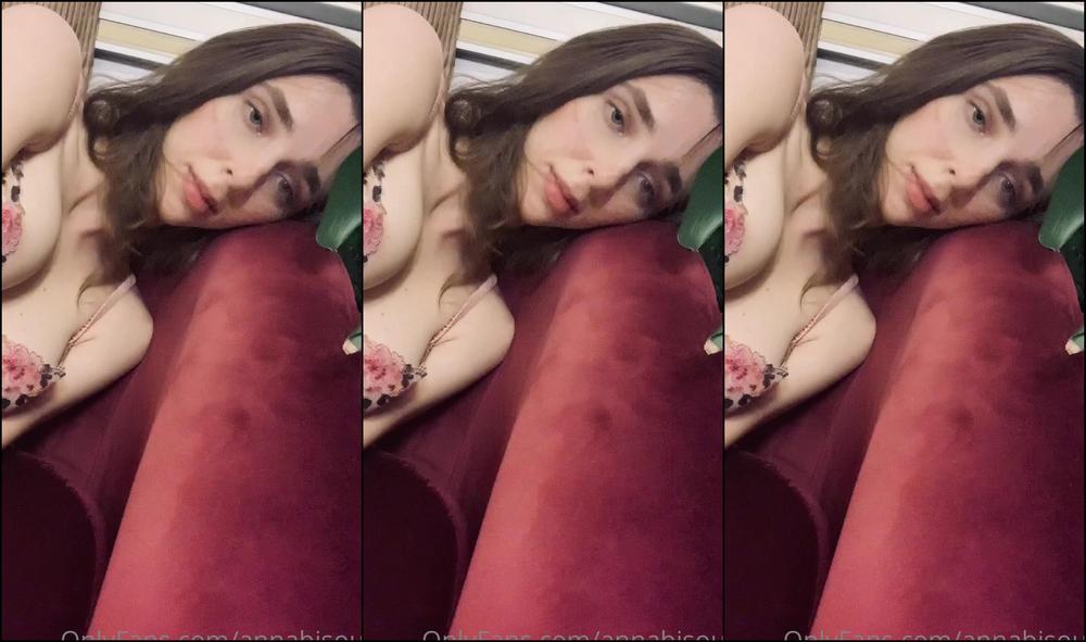 Annabisoux 2019634577 01 29 2021 Just Hangin Around