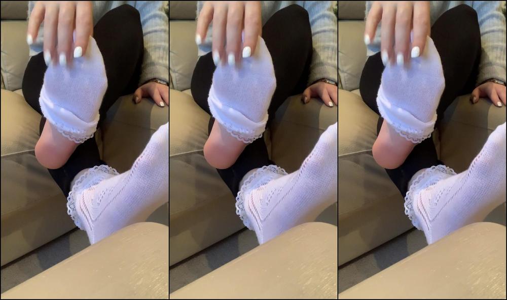 Harrietfootsie Got Some New Socks As An Early Christmas Present Want To See Also Had My Fingernails Don