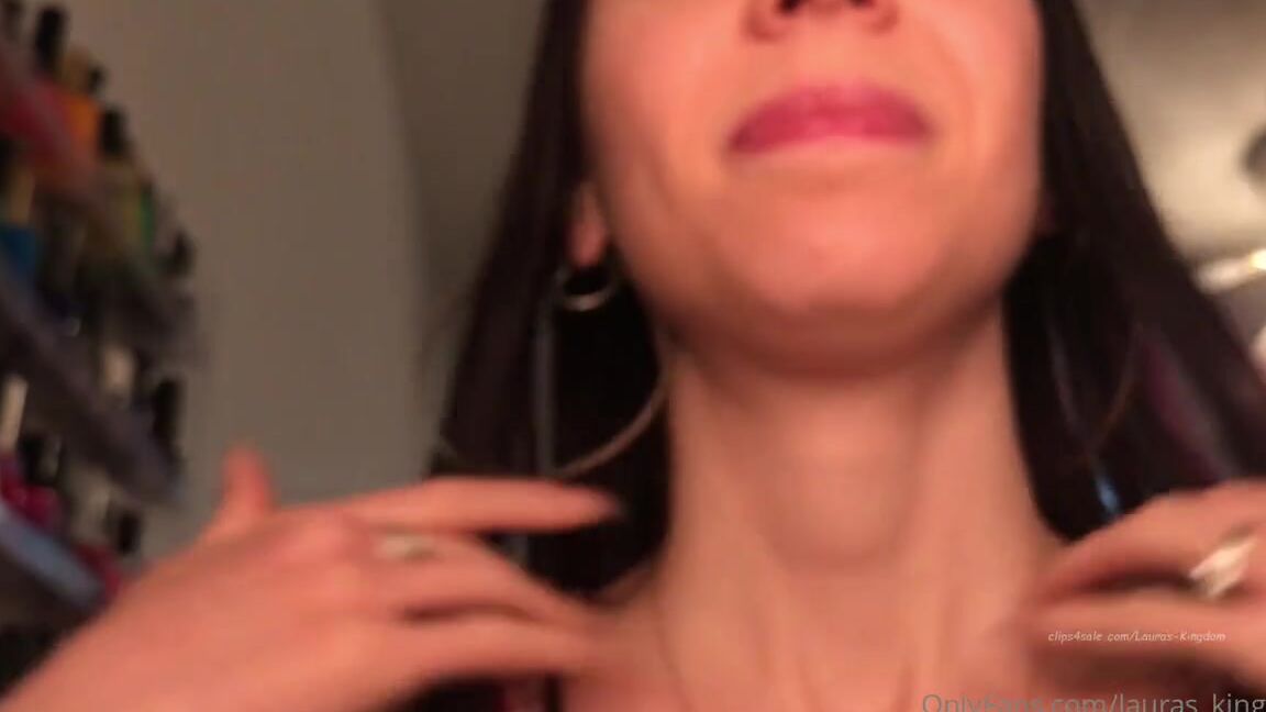 Lalalaura Nicknamed Lauras Kingdom 01 06 2023 Onlyfans Video Madis Claw Talk