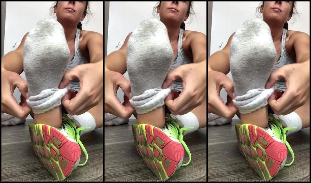 Kissable Toes Nicknamed Kissabletoess Onlyfans Mmmmm Yummy Open Wide