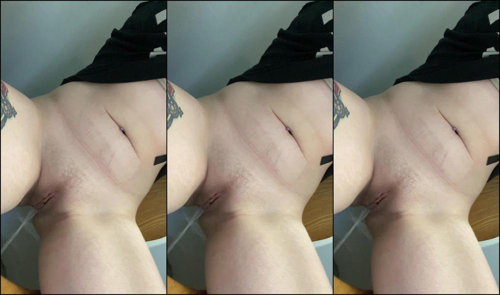 Lana Reign Public Pee Compilation