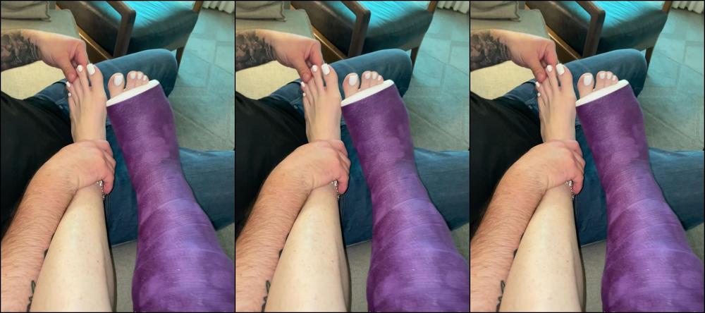 Goddessfendi 3213908004 02 23 2024 I M Not Hurt This Is Cast Fetish Do You Like Seeing My White Toes Wiggle While