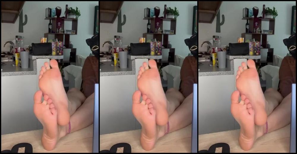 Veronica Soles Nicknamed Starr382 Foot Fetish 06 03 2023 Onlyfans Video Dont Worry Why I Asked You To Stay After Class Just Listen