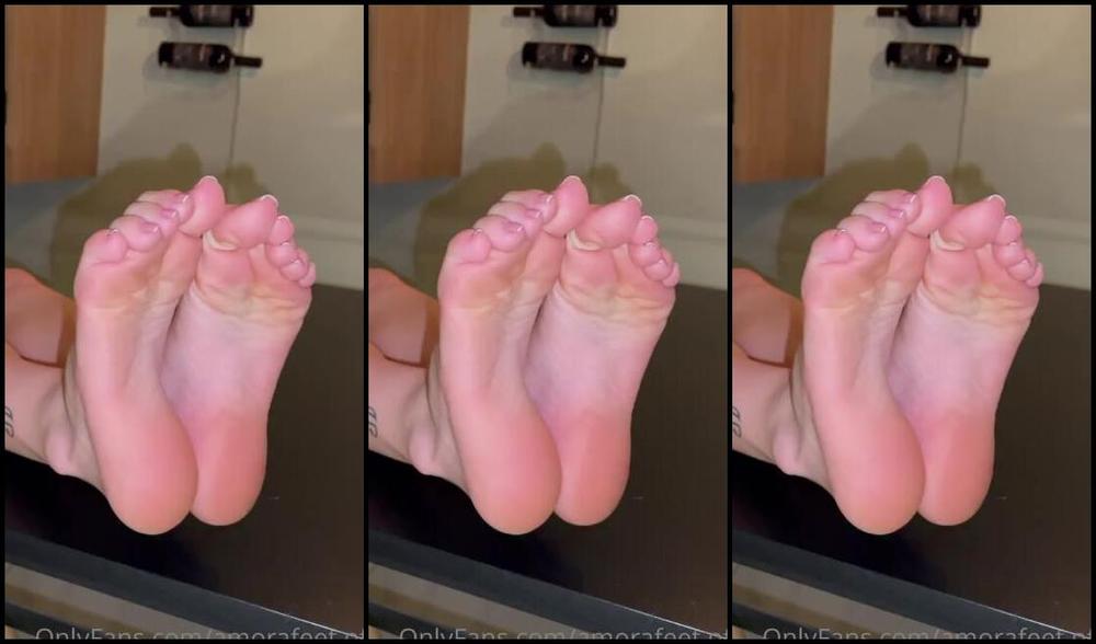 Pezinhos Da Amora Aka Amorafeetofc Onlyfans Pezinhos De Havaianas Com Shoeplay Pra Vocs