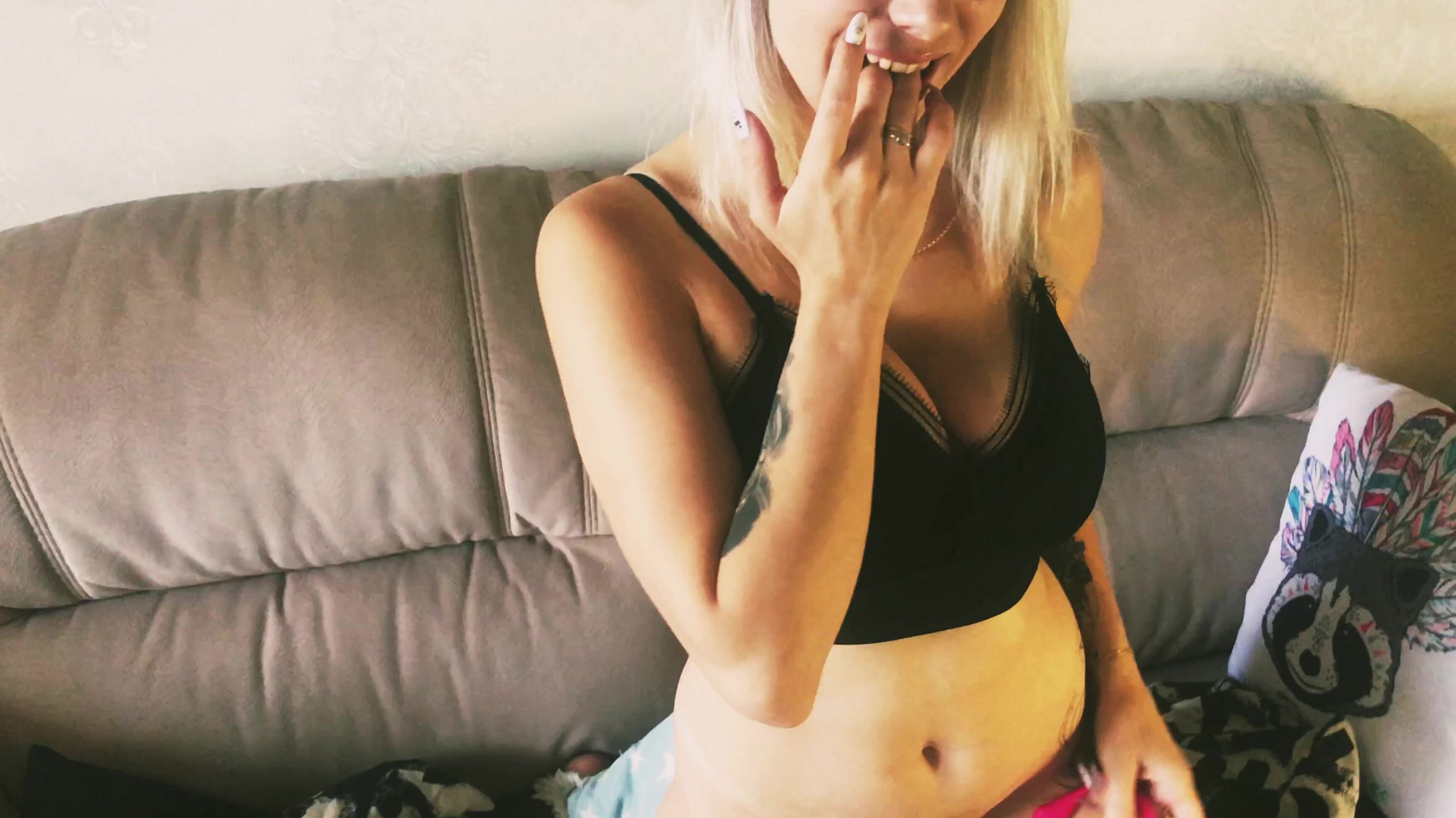 "SweetBlondyVi" 4k, bigtits, lacelingerie, tattoos, vibrator Playing lovense on my pussy manyvids