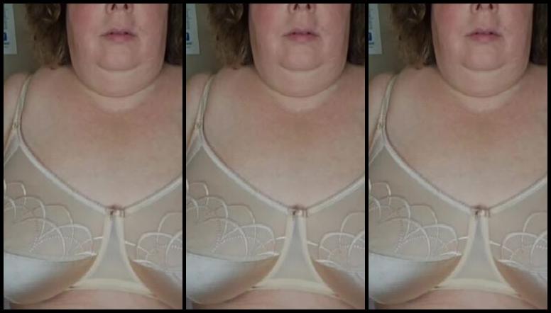 Busty Sierra 3522442766 10 14 2024 Boob Show Watch Me Jiggle And Lick My L Cups For You Daddy