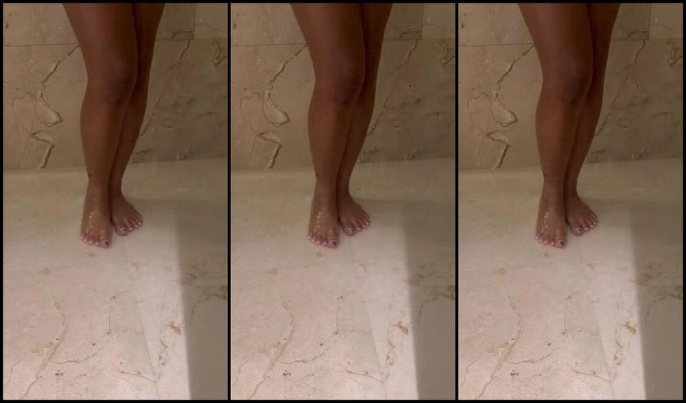 Queenjodiieetoes Aka Prettyfeetonly1800 Onlyfans On Vacation Giving You All This Bodyyy Oddy