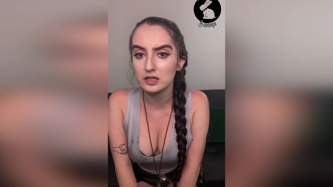 Cosplay, Dildo Sucking, Struggling custom lara croft ManyVids