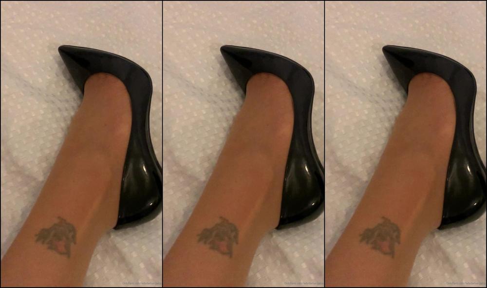 Lady Dark Angel Who Wants To Worship My Legs And Shoes