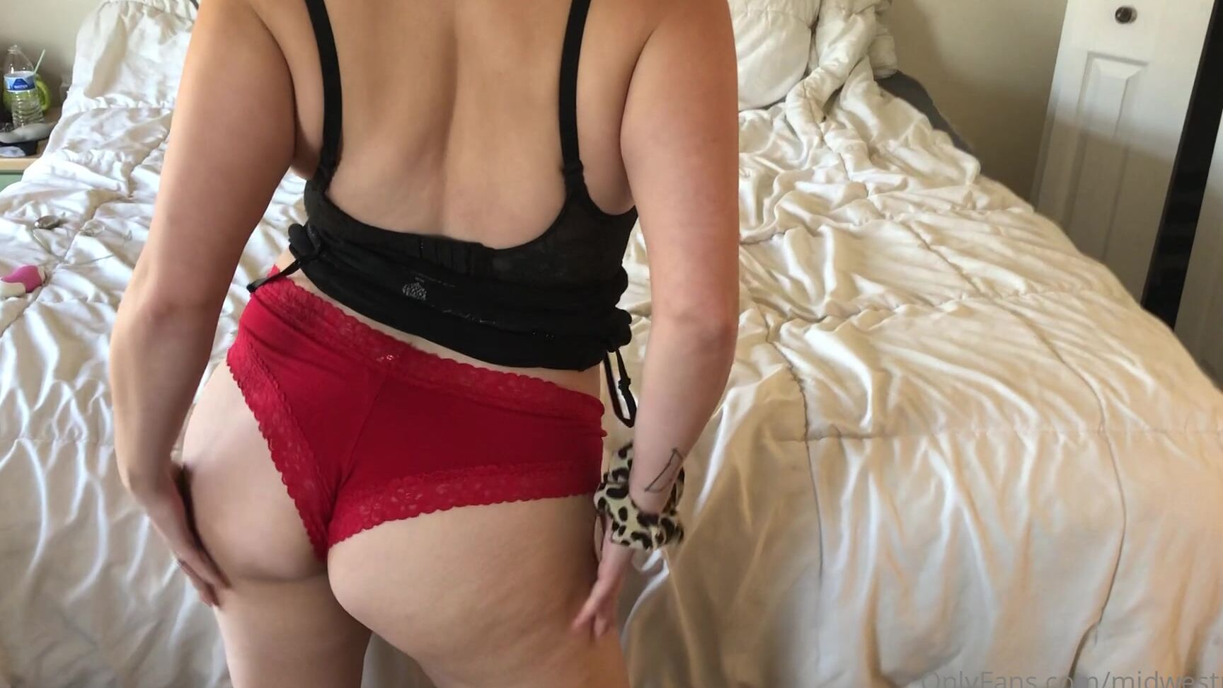 Midwestmilfy Full Length Solo Video Stroke Those Hard Cocks Extra Good And Don T Forget To Like My V