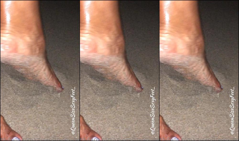 Queensizesexyfeet Late Night Walk On The Beach With Big Veiny Feet Type Of Vibe