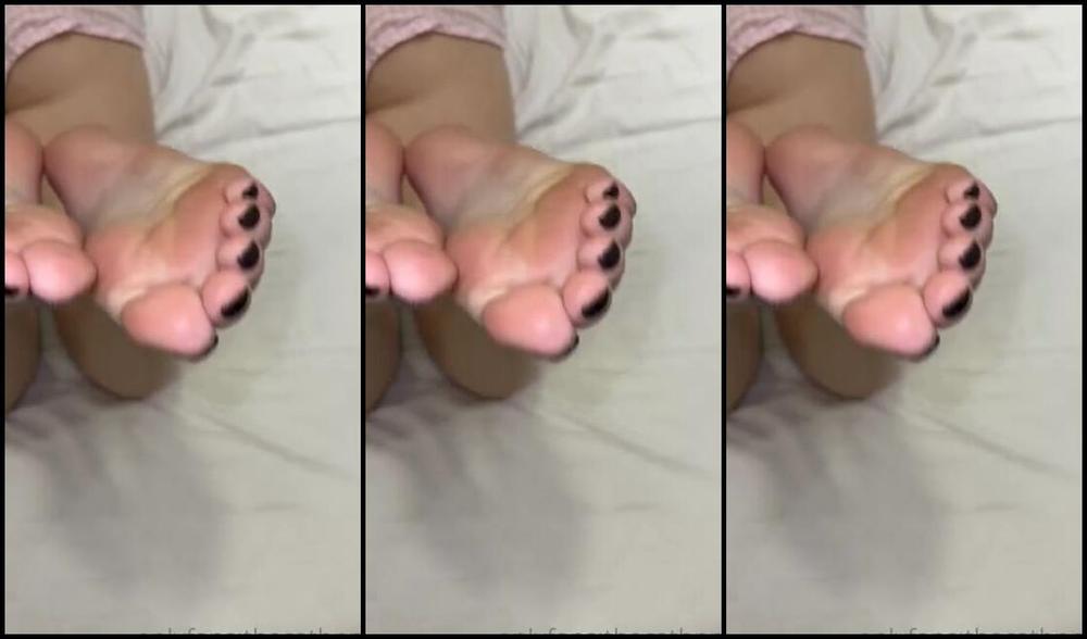 Thecatbnny Onlyfans Videos Like This Make Me Remember How Much I Love My Feet They Re So Pretty