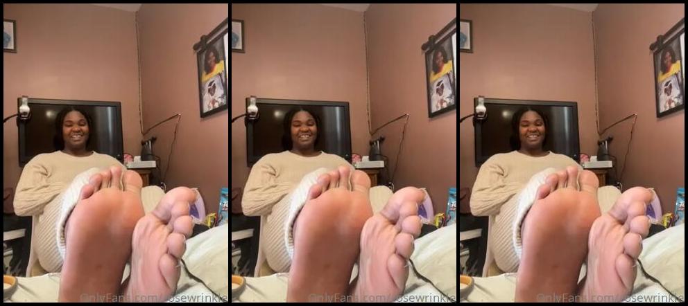 Rosewrinkles Onlyfans Caught You Peeping On Me Loser