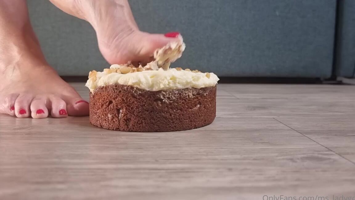 Lady Godiva Nicknamed Ms Ladygodiva Onlyfans In Anticipation Of My Birthday Heres The Full 2 Min Video Of Me Squashing A Cake