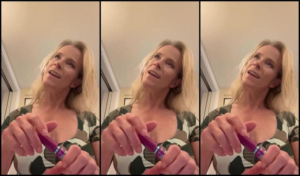 Claire Irons Nicknamed Claireirons Onlyfans Just An Informal Check In And Thank You I Have Been A Bit Less Active This Month As I Finish Pw