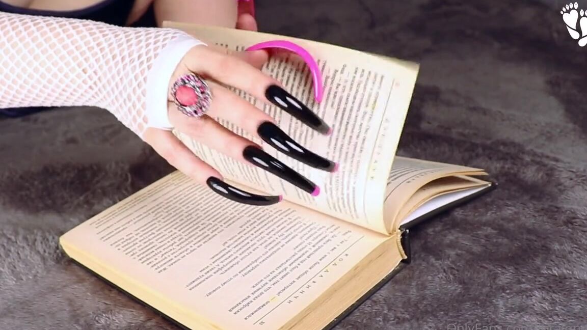 Lora Long Nails Nicknamed Loralongnails Onlyfans Book Tapping White Stockings And Fishnet Gloves