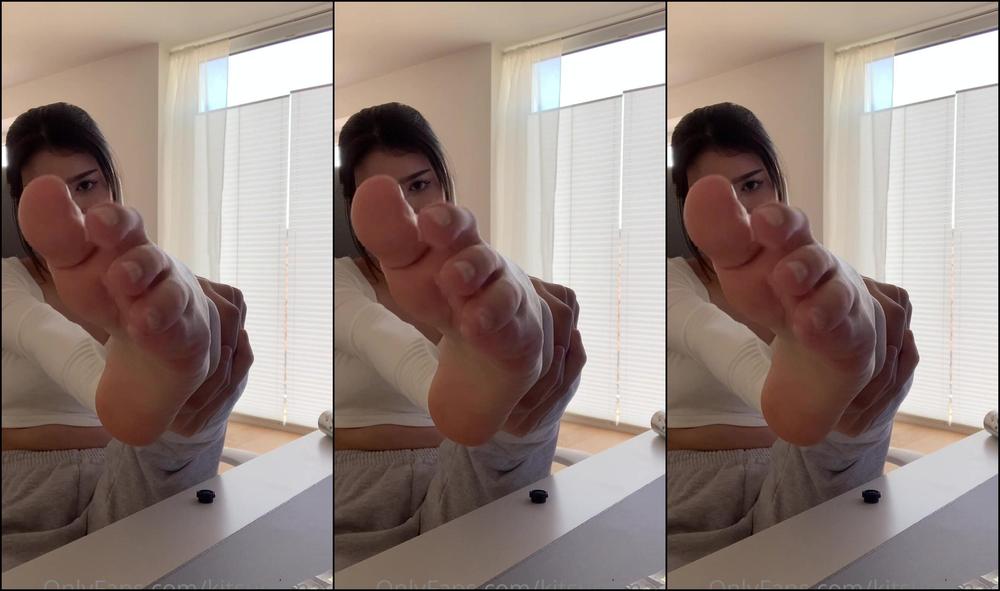 Kitsunematic Relax Vibe With Me While I Massage My Feet With Lotion