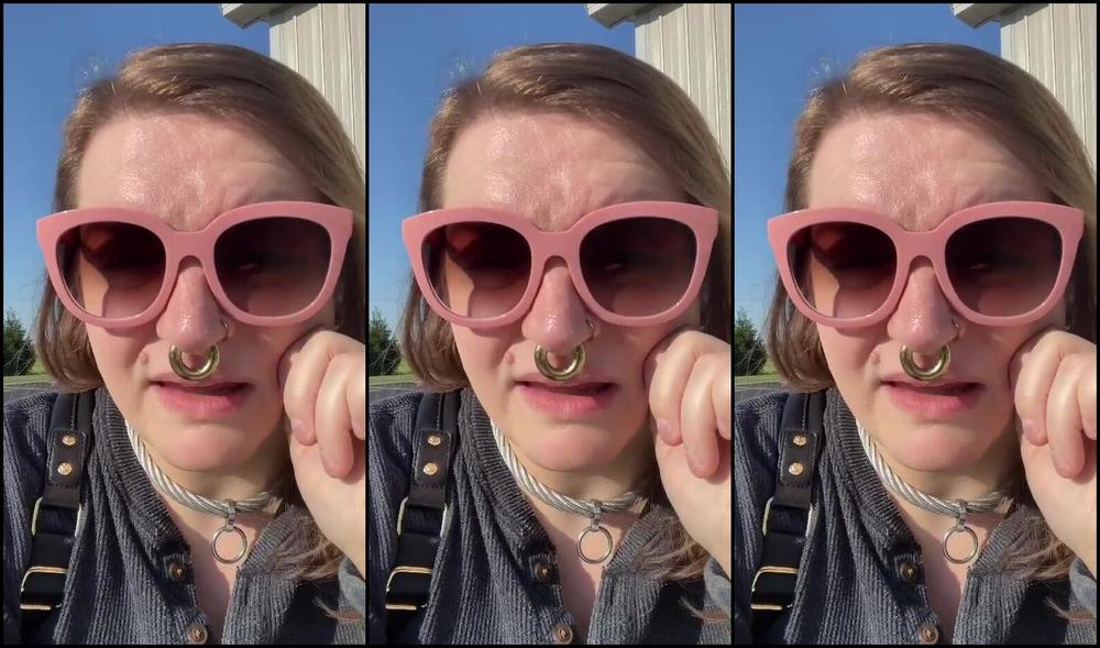 Worthlessholes 534923561278644224