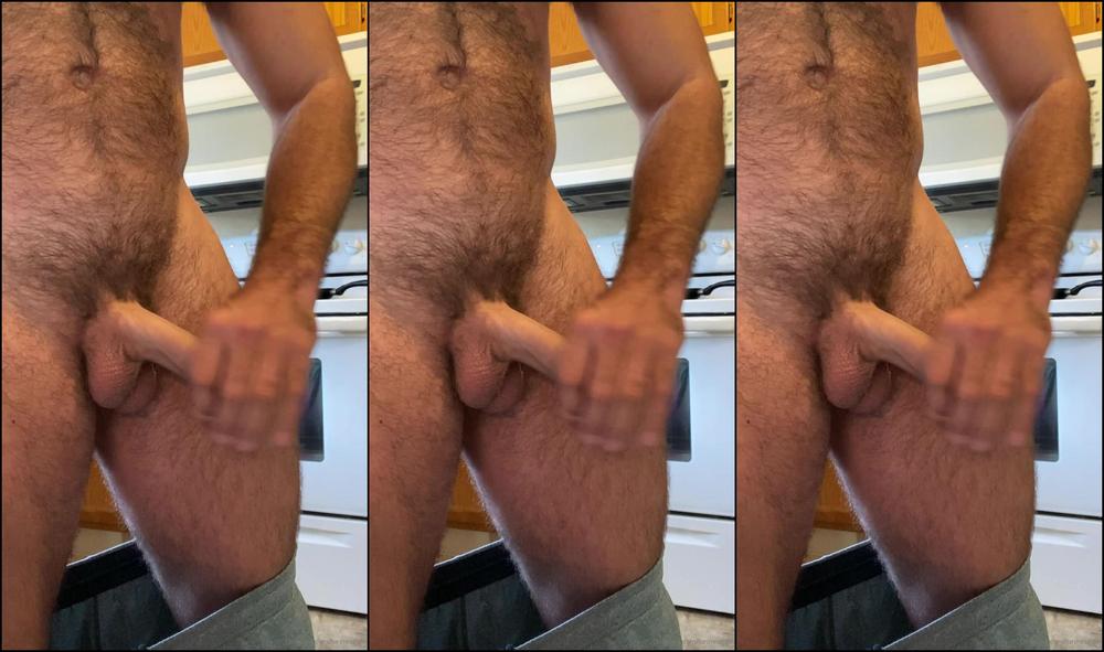 Funmrsmith Horny Af Making Breakfast For Some Reason Soooo Decided To Rub One Out In The Kitchen