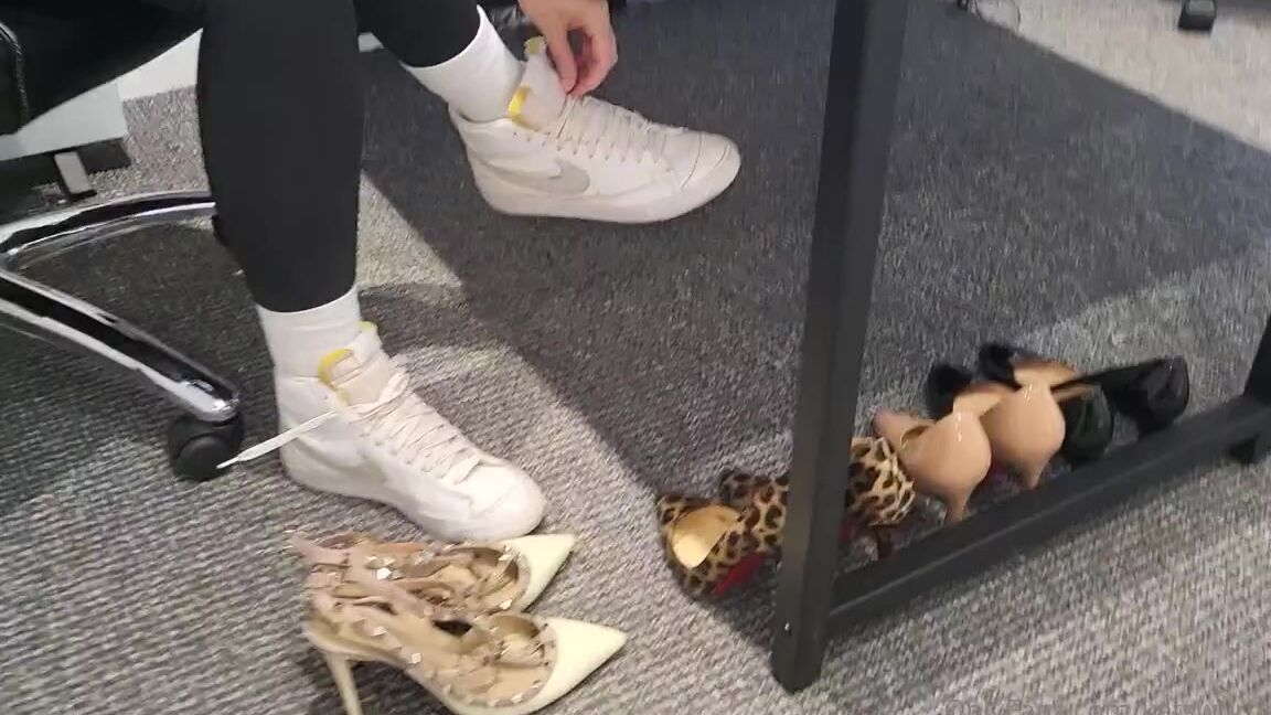 Kats Worn Heels Nicknamed Katswornheels Onlyfans After A Hard Gym Session I Just Cant Wait To Get Out Of My Sweaty Socks