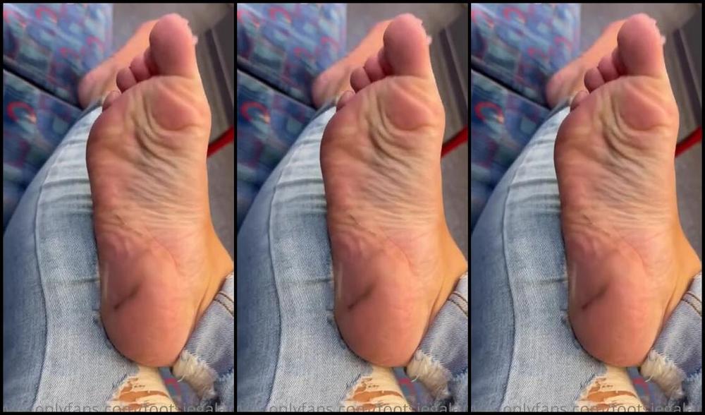Footsiegalore Onlyfans The Train Was Empty So I Got Comfy Checked Out How Dirty My Soles Were After A Long Day In London