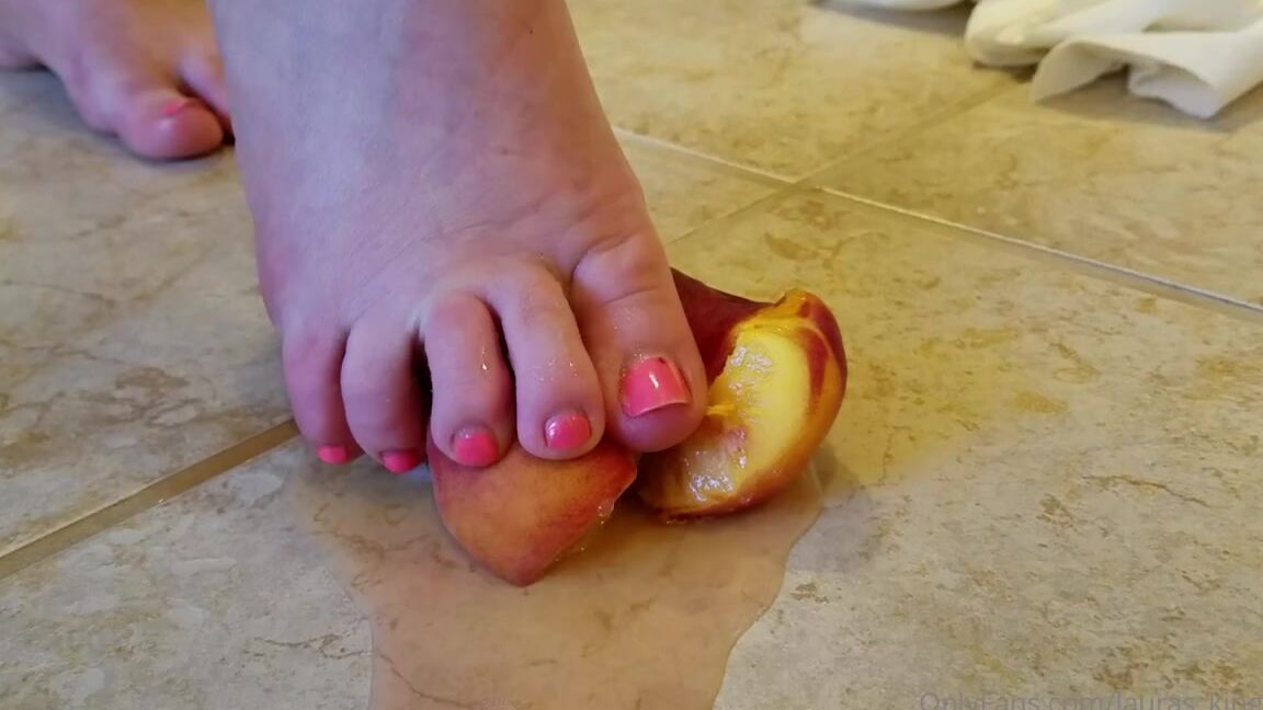 Lalalaura Nicknamed Lauras Kingdom 07 08 2024 Onlyfans Video Laura Peach Crush