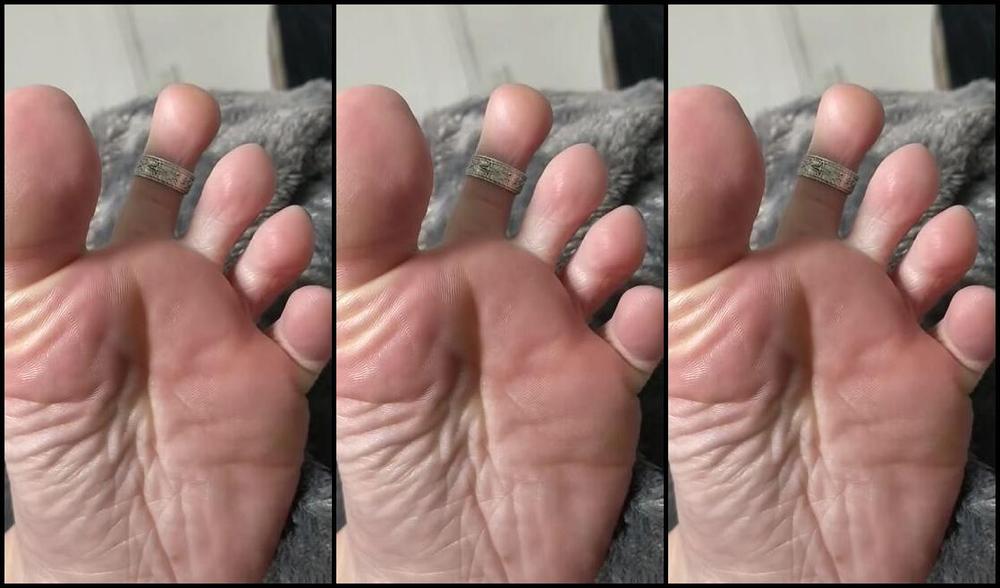 Frejas Submissive Feet Nicknamed Frejassubmissivefeet Onlyfans Good Morning Darlings Some Toe Spread And Toe Squeeze For You