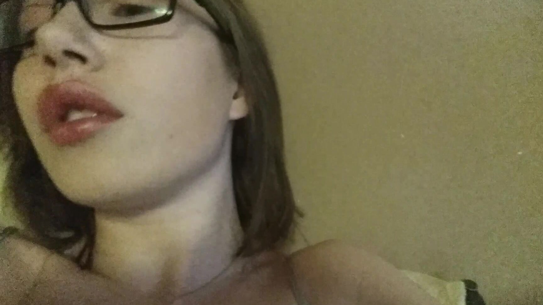 Cum In Mouth, Pussy Spreading, Teens madisondaily bed time with high schools student ManyVids