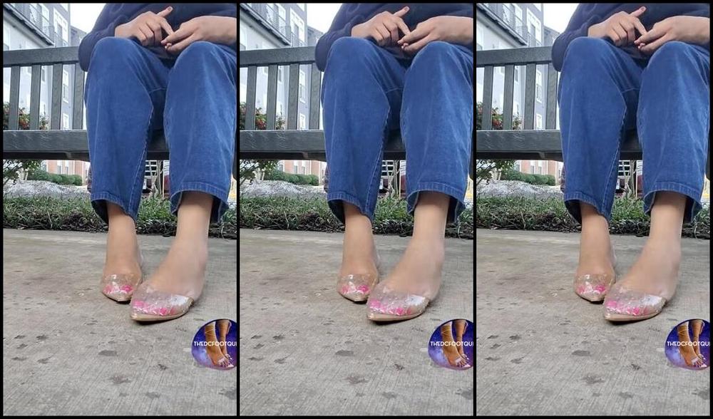 Thedcfootqueen Onlyfans Public Shoe Dangle Please Leave Feedback In My Dm Im Still Tryna Understand Shoe Danglep