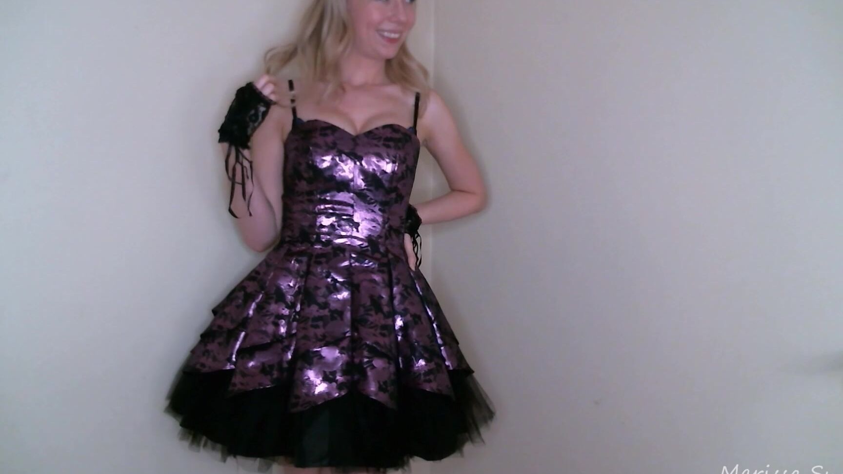 "Marissa Sweet" body part comparison, cfnm, cock worship, costume, doggystyle Everyone Loves Your Big Cock manyvids