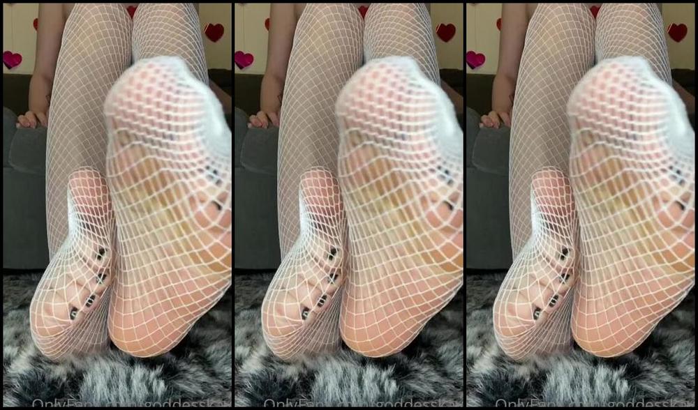 Goddesskayy Nicknamed Goddesskayy Onlyfans My Feet Get Kinda Warm In These Heels