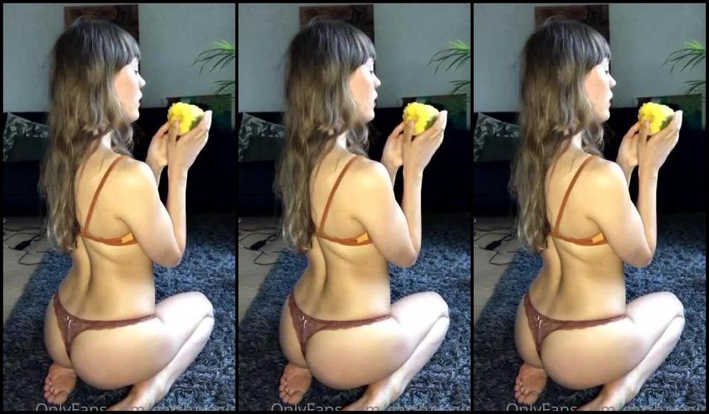 Goddessbast Nicknamed Goddessbastet Onlyfans Finishing My Mango With Music On This Is How You Properly Eat One