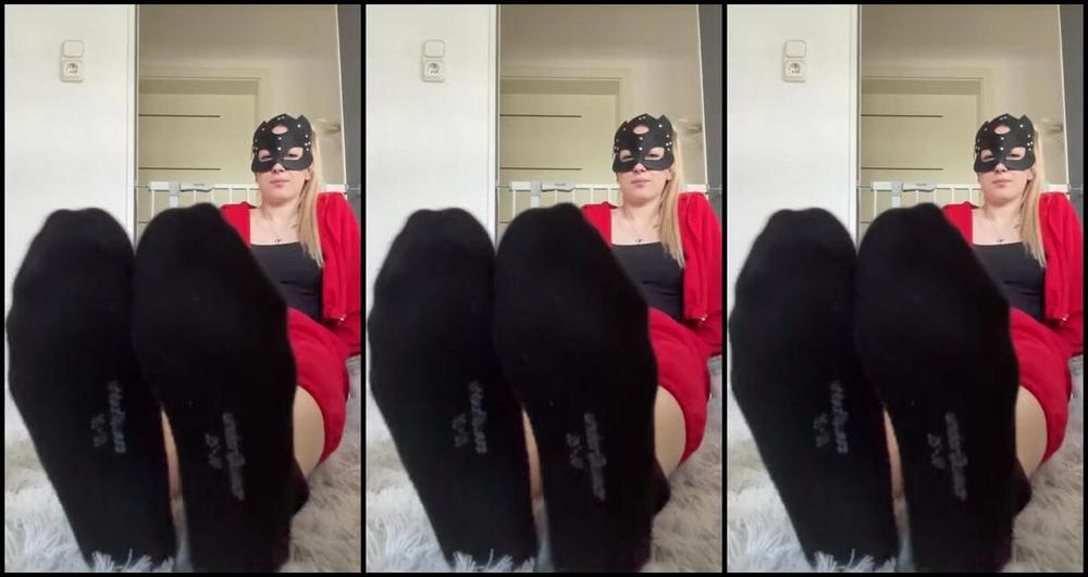 Socksfeet Misstress Nina Onlyfans 05 29 2024 Do You Like Lying At My Feet Yes I Like It Too Come On You Can