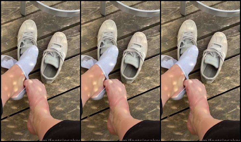 Caroline Aka Feetsiecakes Onlyfans Finally All Moved In Did You Miss Me I Ve Sure Missed You Just Taking My Shoes And Socks Off After