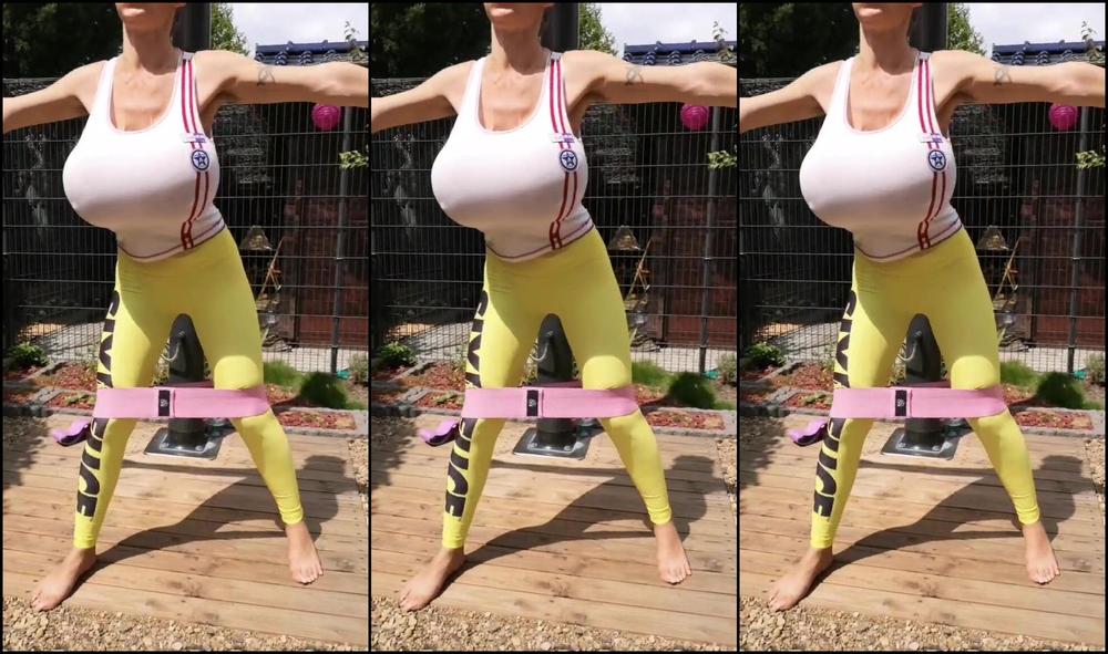 Penelopeblackdiamond Let S Make A Bit Fitness Enjoy The View