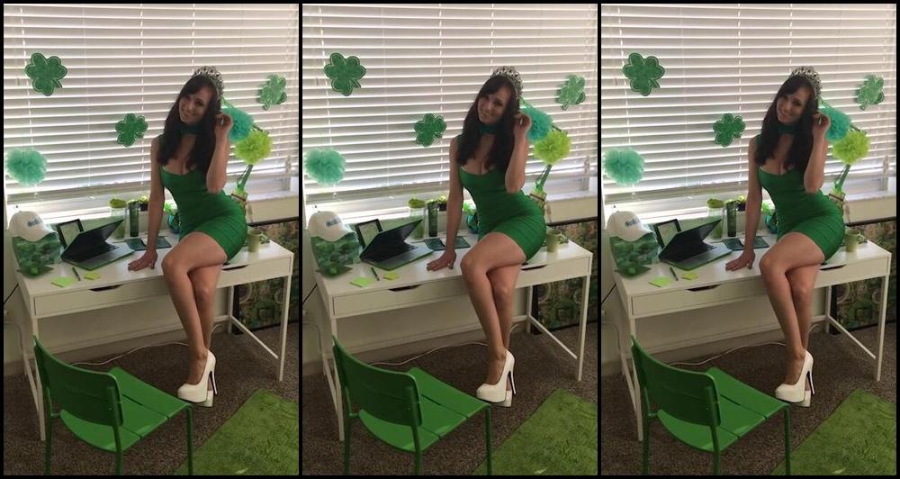 lexilunaxoxo-21-11-2019-87331723-throwbackthursday-to-the-camsoda-contest-i-lost-because-of-some-unknown-reason-it-was-ab