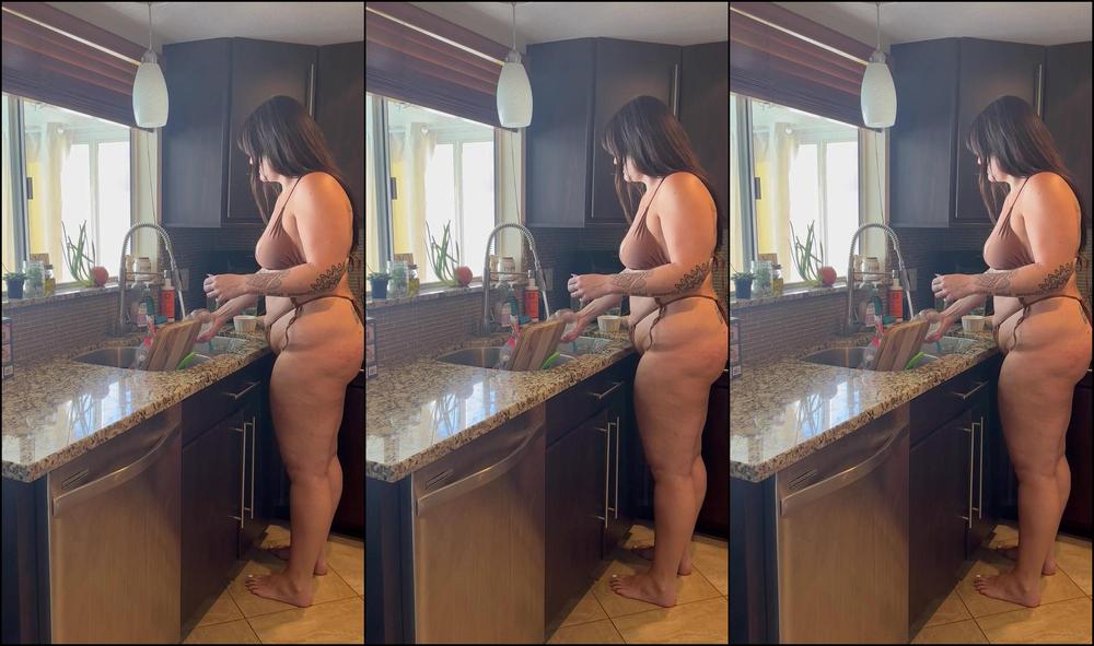 Laineexjade 3253187816 03 29 2024 She Was Just Trying To Do The Dishes But When I M Craving Her I Neeeeed Her