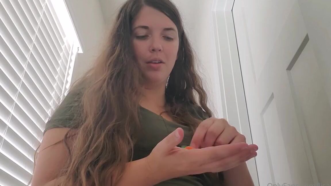 Lisaasmr Onlyfans Giantess Eats Tiny Asmr