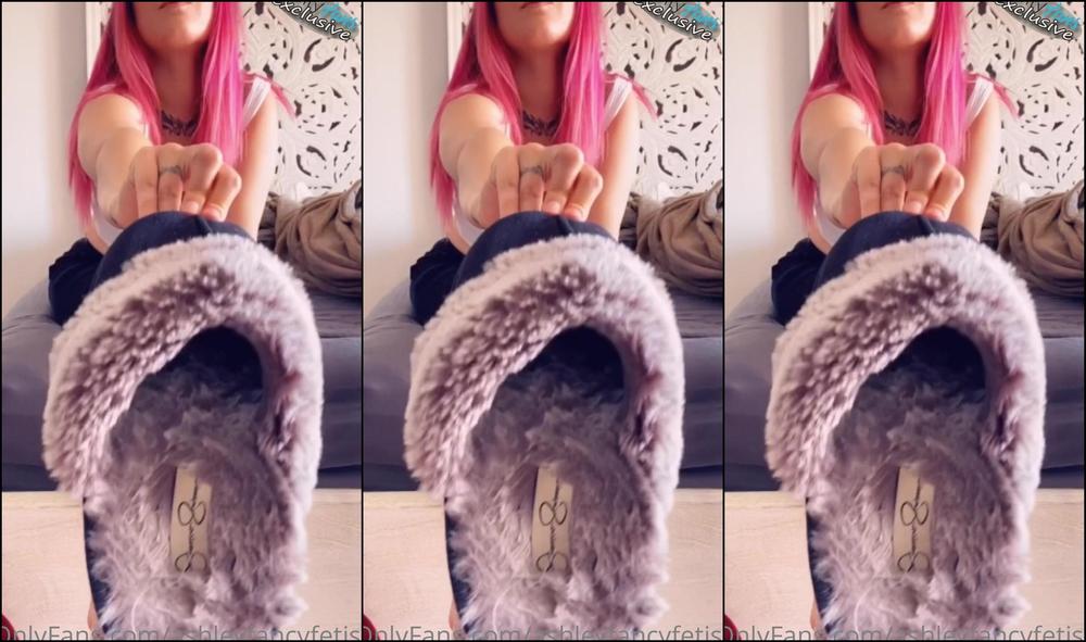 Ashleyfancyfetish Still Not Feeling Well But Here S A Lil Teaser On Toesday Would You Come Rub My Feet For