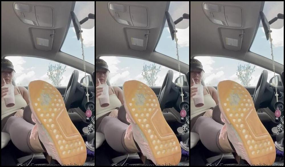 Gabrielle Coyle Nicknamed Gabbyraee1 06 21 2021 Onlyfans Video Just A Little Car Clip