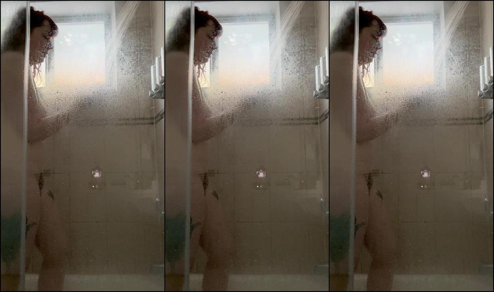 Roxierusalka 2874823815 05 17 2023 Always Gotta Take Advantage Of A Porno Shower