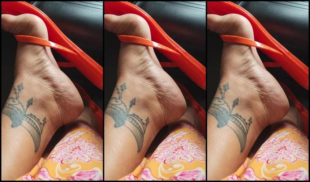 Meryann Aka Solesqueenrd Onlyfans My Feet The Taxi Driver And Me The Only Thing Missing Is You Love Recording My Beautiful Feet