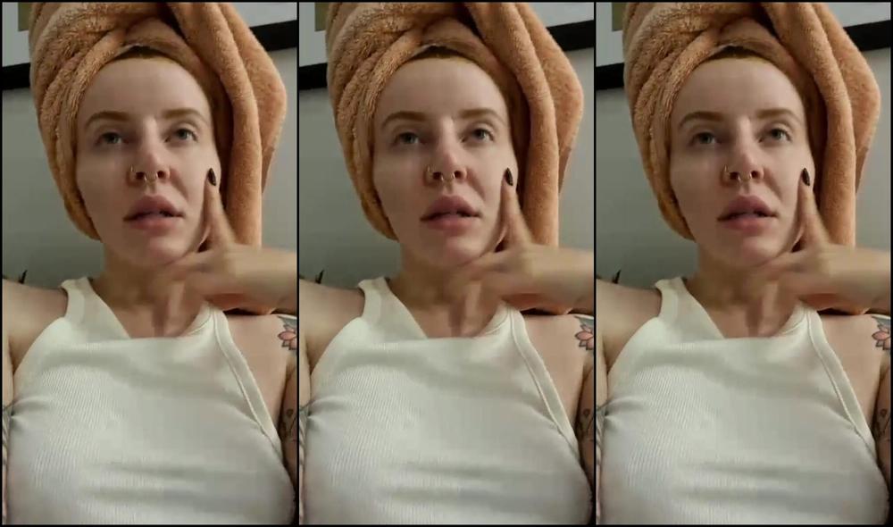 Suicidegirls Stream Started At Pm Talking About Frozen Hamsters Fox Attacks And The F