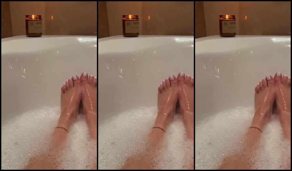 Simply Milena Nicknamed Simplymilena Onlyfans I Would Rather Have You Run The Sponge Up And Down My Legs And Feet