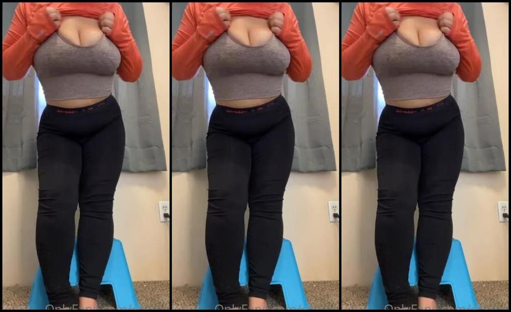 Celia Nicknamed Ceelcee Onlyfans Stripping Down And Showing You My Mombod Pretty Sure I Could Pop A Watermelon With These Thighs 04