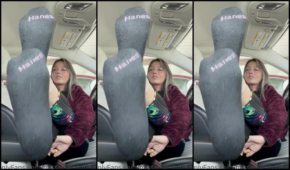 Adventuretoeskat Nicknamed Missadventuretoeskat Onlyfans Fresh Out Of My Gym Socks Is That What You Like