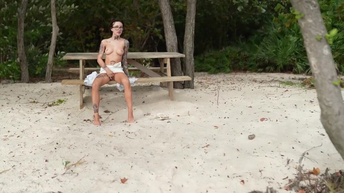 Bralessforever 2023 07 18 Angel Beach Play